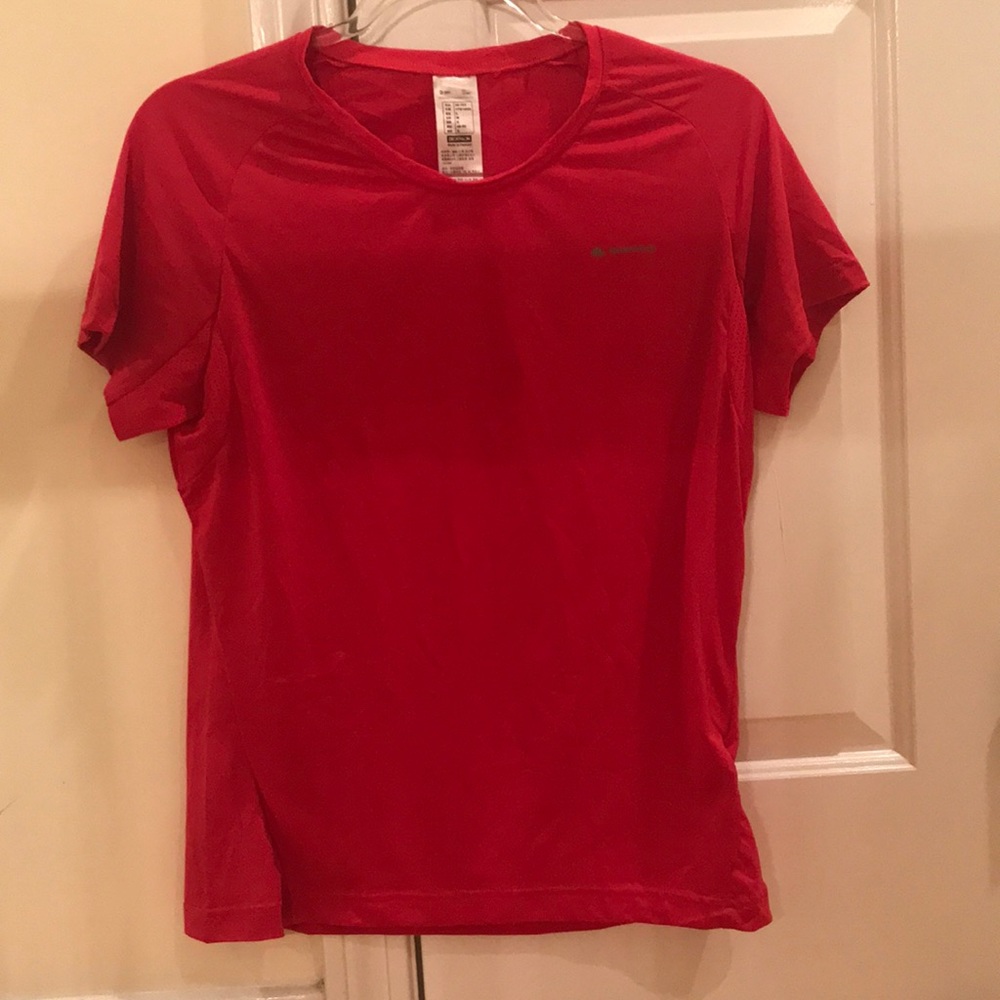 Quechua athletic shirt